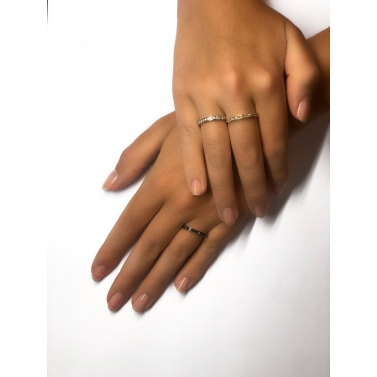 ANILLO DE ORO BLANCO Y BRILLANTES NEGROS